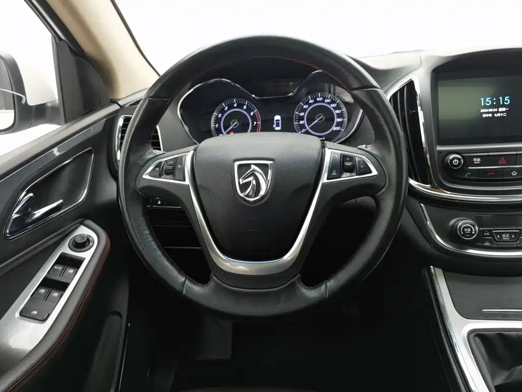 Baojun 560 2016 2015 1.8L Manual Luxury