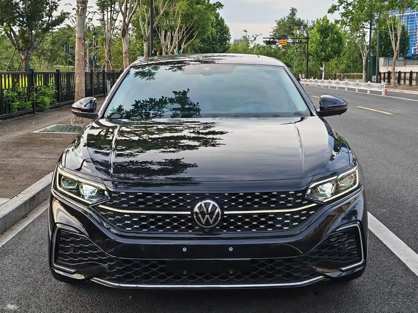 Volkswagen Passat 2024 380TSI Starlight Dragon Glory Edition