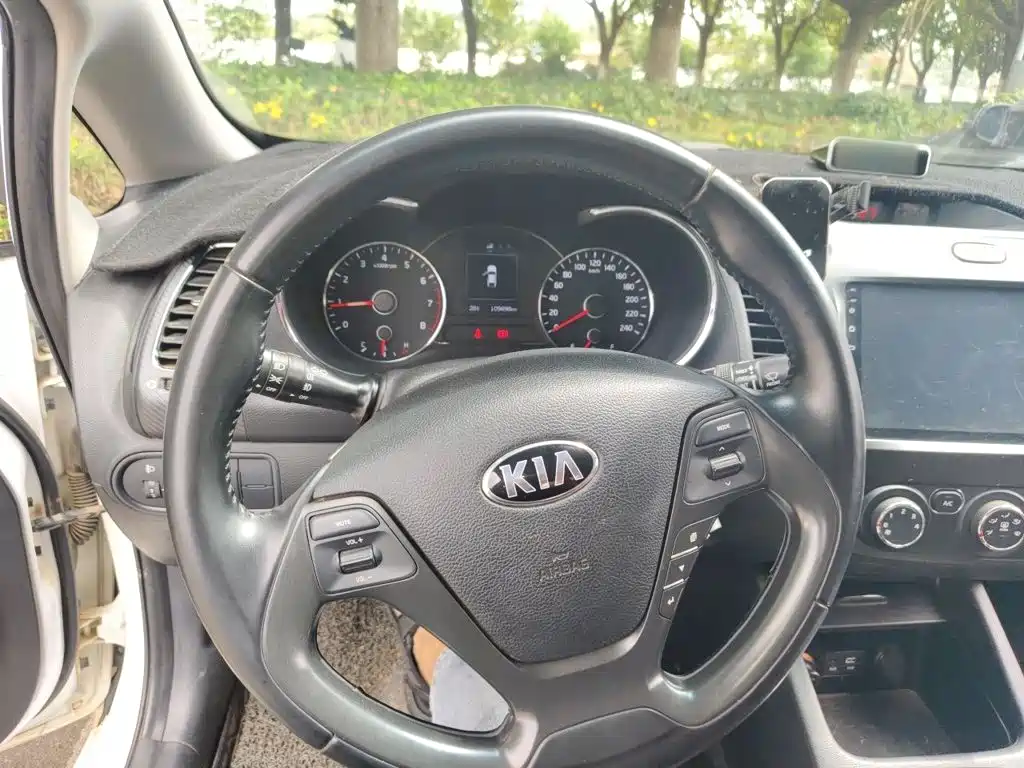 Фото 6 - Kia K3
