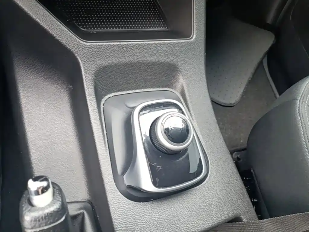 Dongfeng Fengxing Lingzhi New Energy 2026 2025 110km EREV Basic 5-seater