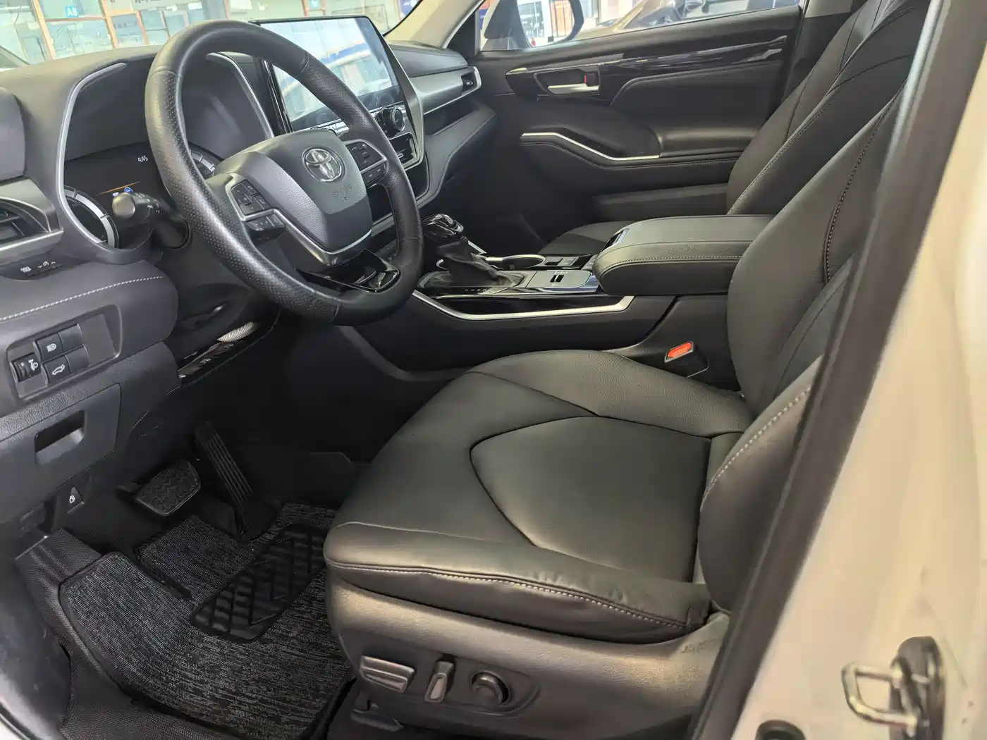 Toyota Highlander 2022 Model Dual Engine 2.5L 4WD Premium Edition 7-Seater фото 8
