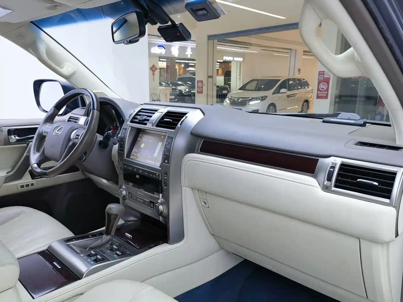 Lexus GX фото 8