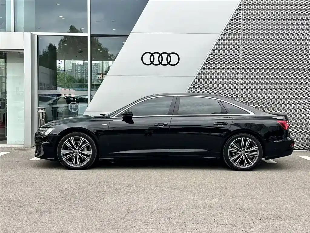 Фото 3 - Audi A6L