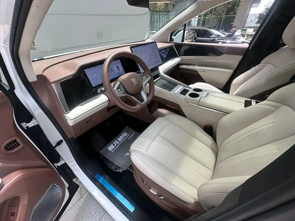 BYD Xia 2025 2025 DM-i 1.5T 180km Surpass Edition