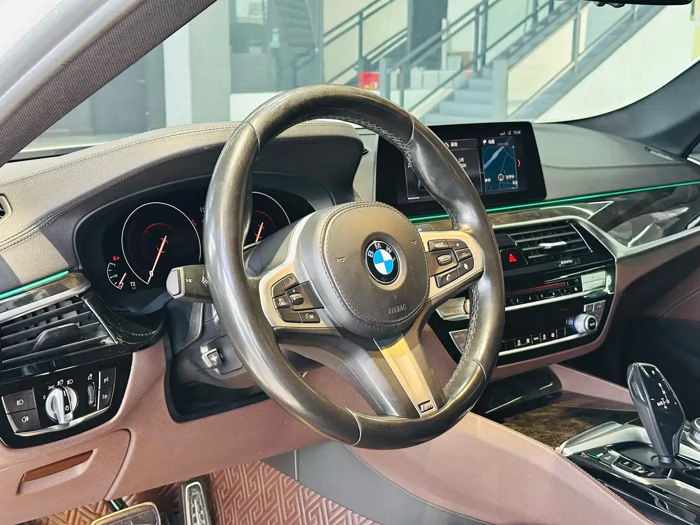 BMW 5 Series 2019 525Li M Sport Package фото 17