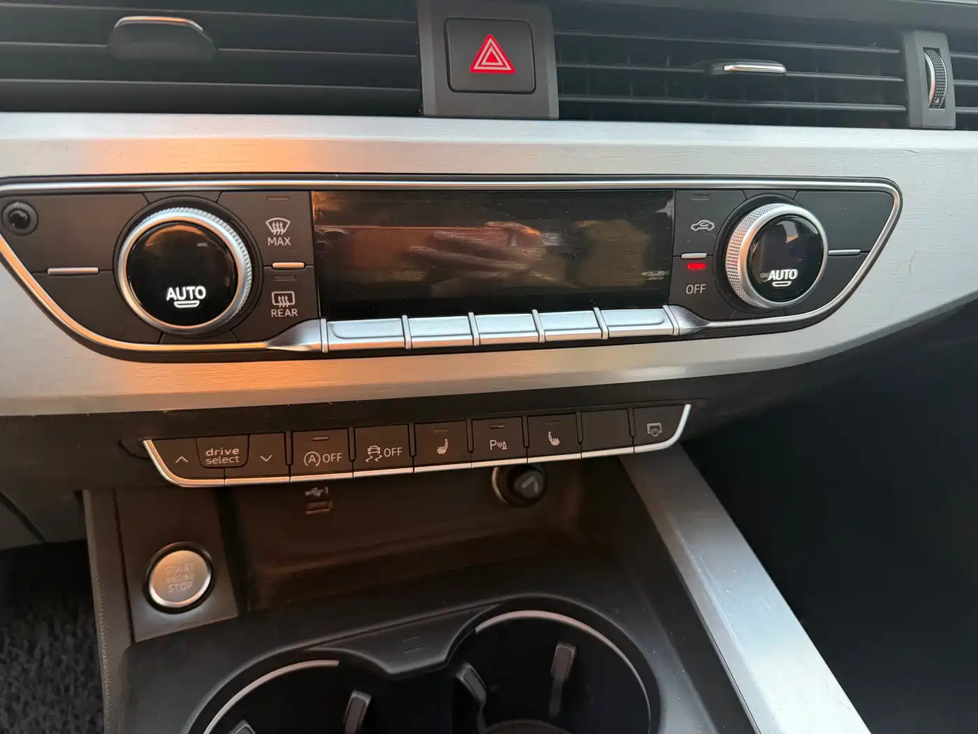 Audi A4L 2023 40 TFSI Luxury Sport фото 15
