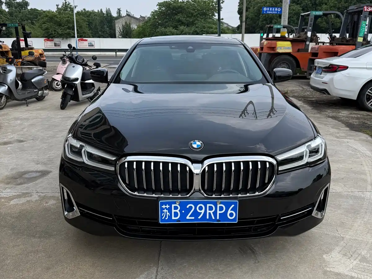 BMW 5 Series 2022 525Li M Sport Package фото 2