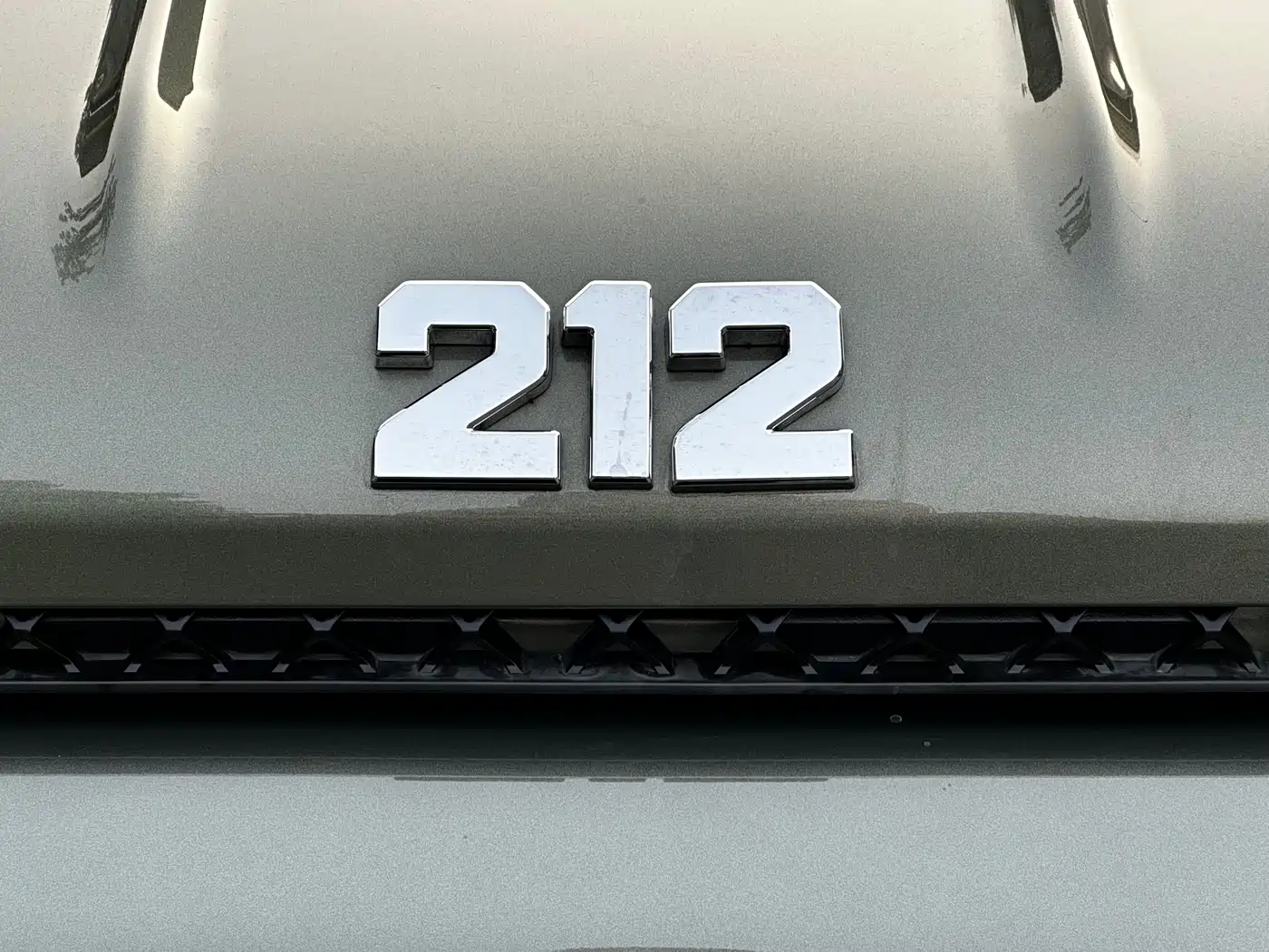 212 T01 2025 2024 2.0T Explorer