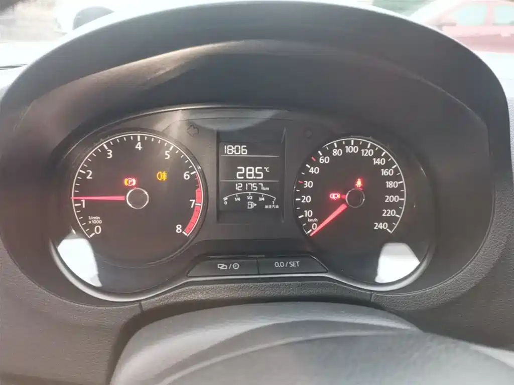 Volkswagen Polo 2016 1.4L Manual Trend фото 12