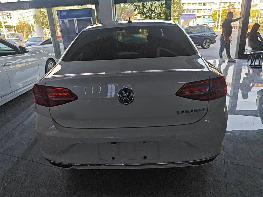 Volkswagen Lamando 2021 230TSI DSG Fashion Edition фото 5