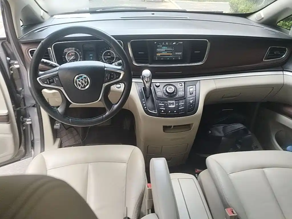 Фото 10 - Buick GL8