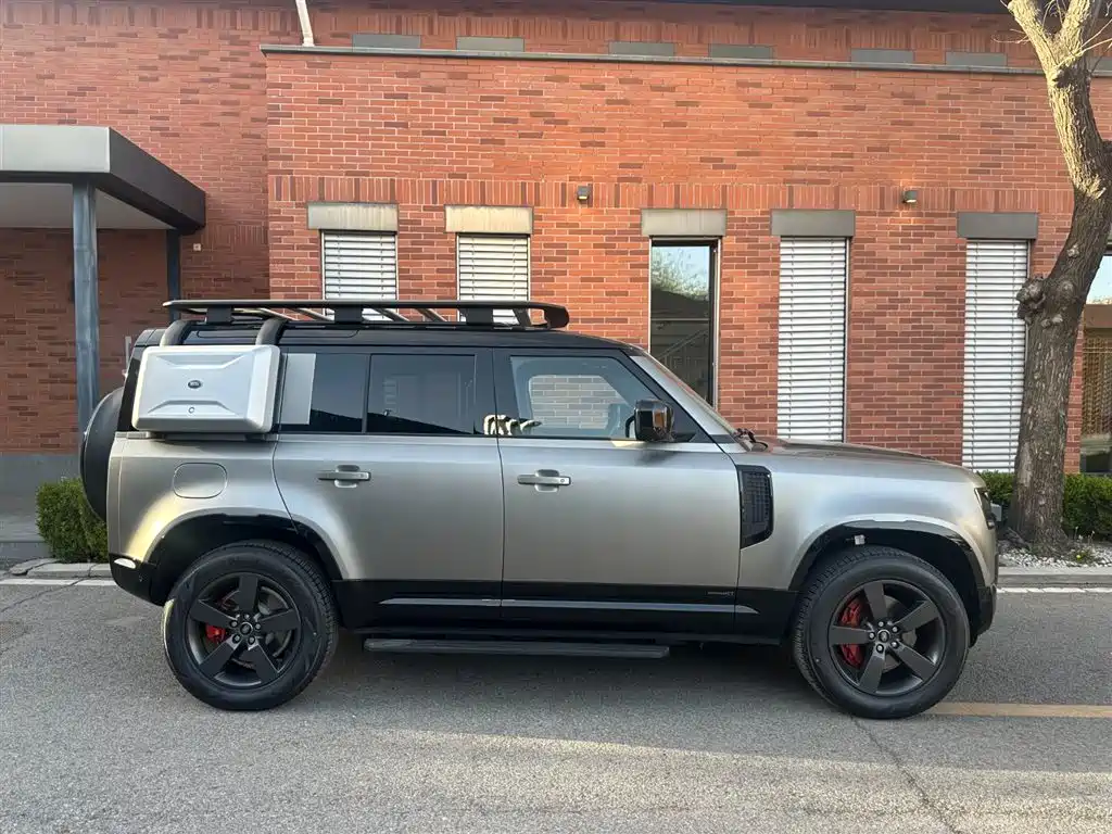 Land Rover Defender 2025 110 3.0T P400 X фото 3