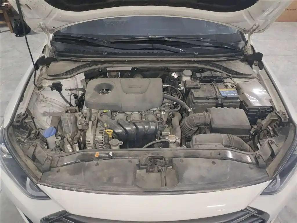 Hyundai Elantra 2016 Model 1.6L Automatic Smart Elite фото 20