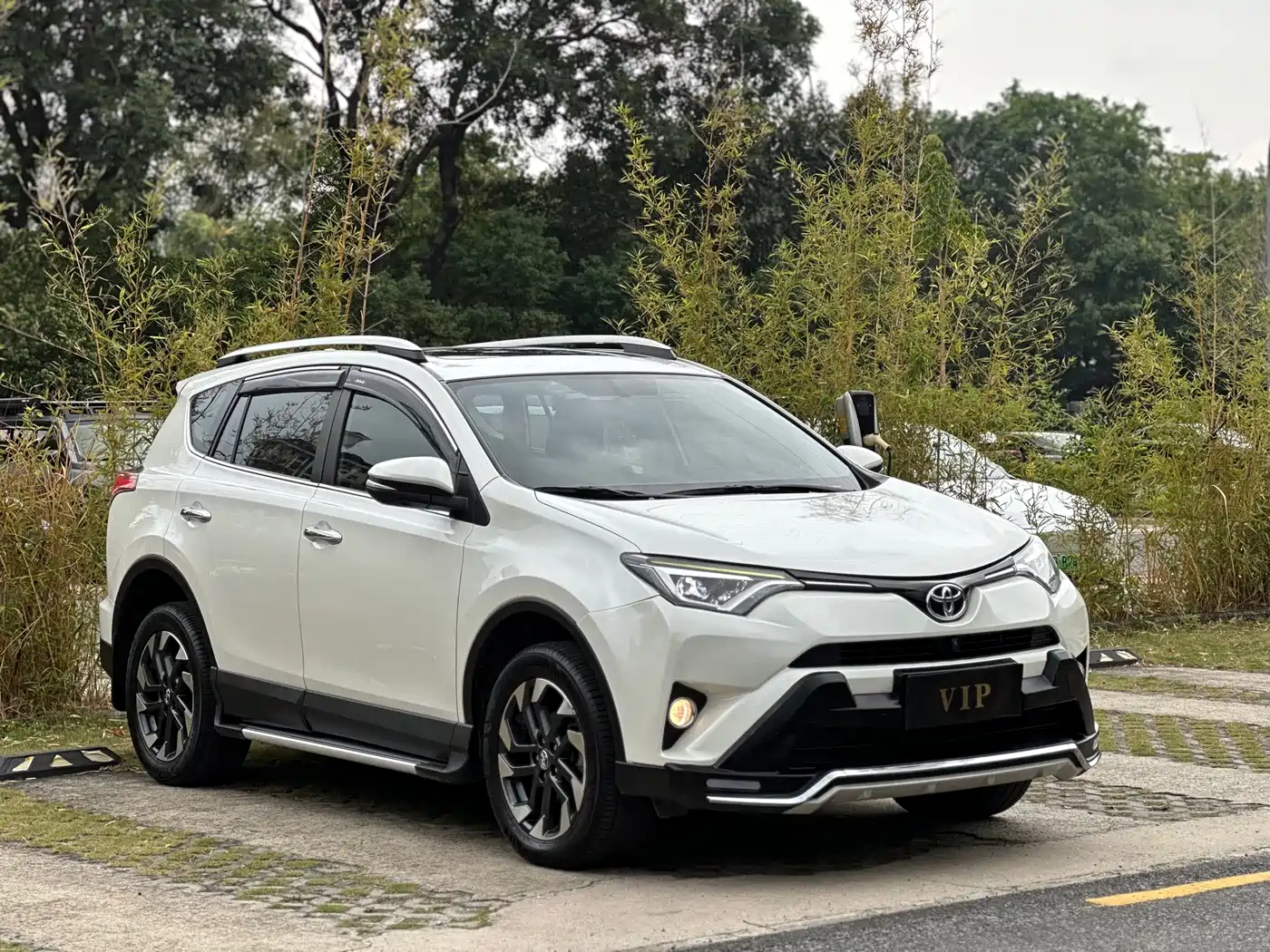 Toyota RAV4 Rongfang 2016 2.5L Automatic 4WD Elite фото 3