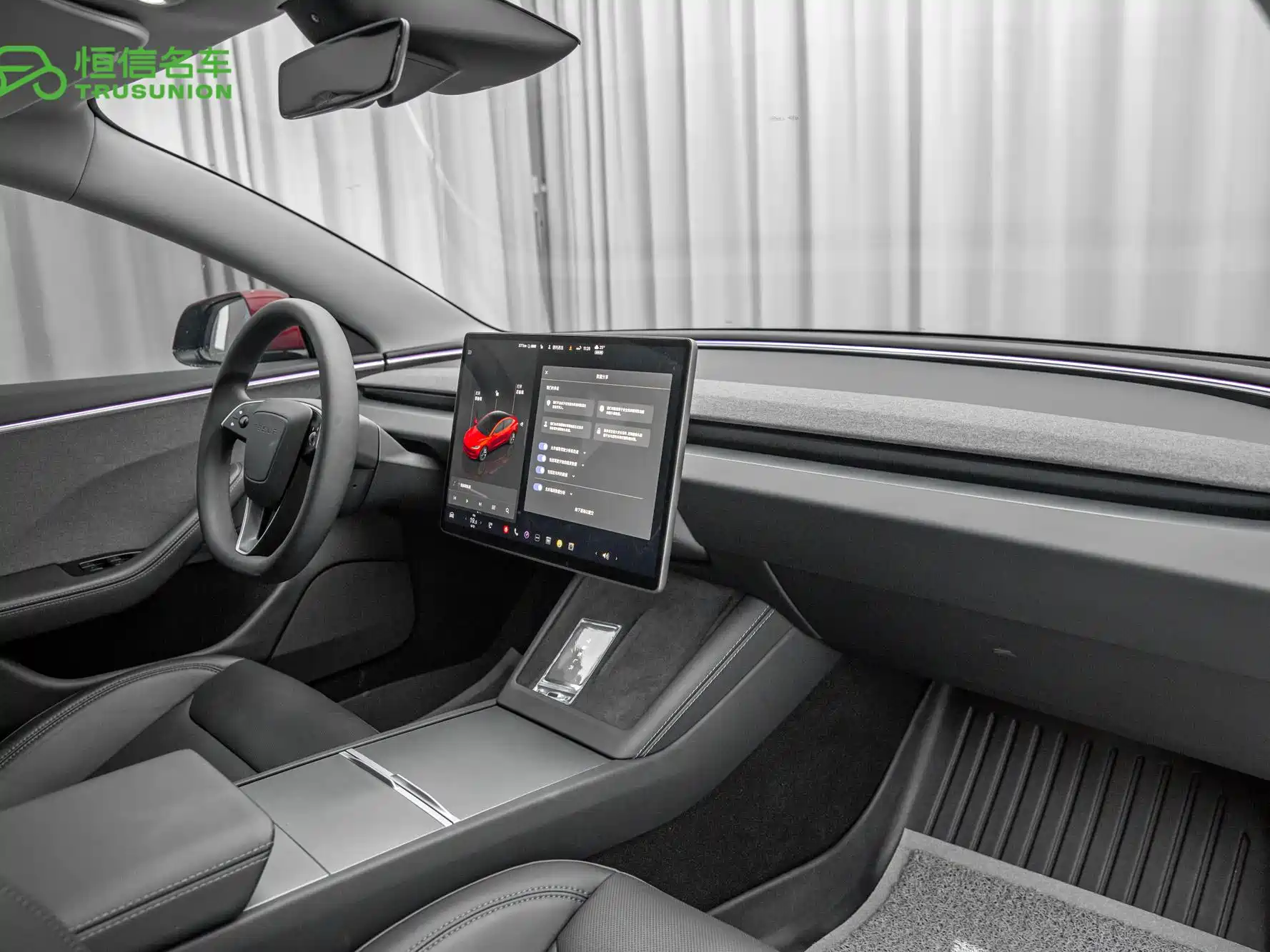 Фото 13 - Tesla Model 3