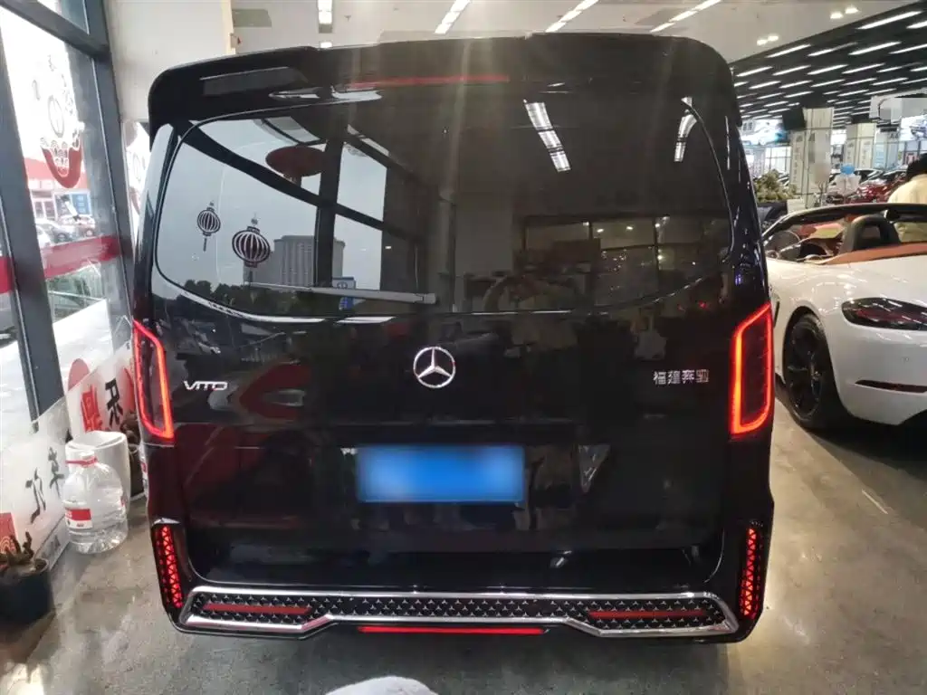 Mercedes-Benz Vito 2023 2.0T Business 7-Seater фото 6