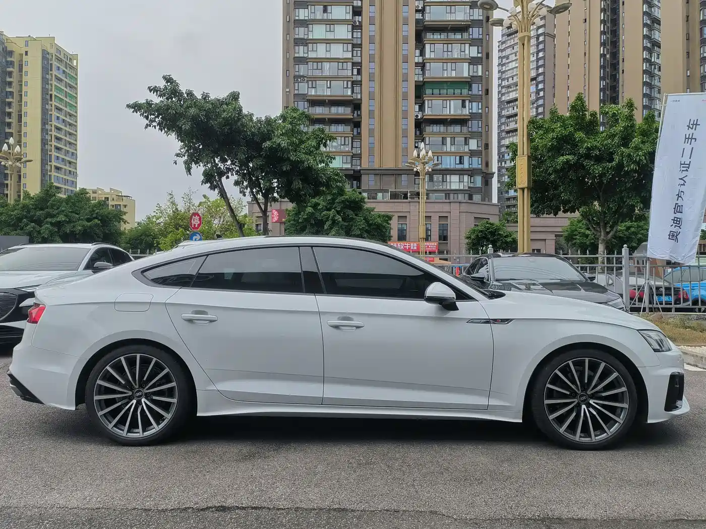 Audi A5 (Import) 2021 Sportback 40 TFSI quattro Luxury Dynamic фото 3