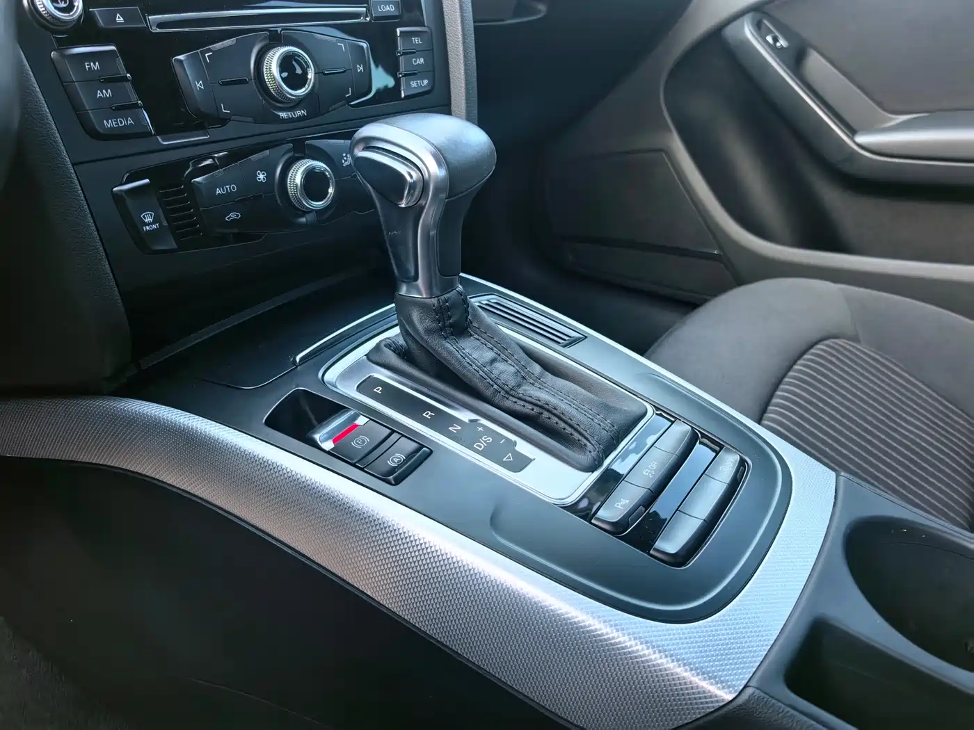 Audi A4L 2013 35 TFSI Automatic Standard фото 6