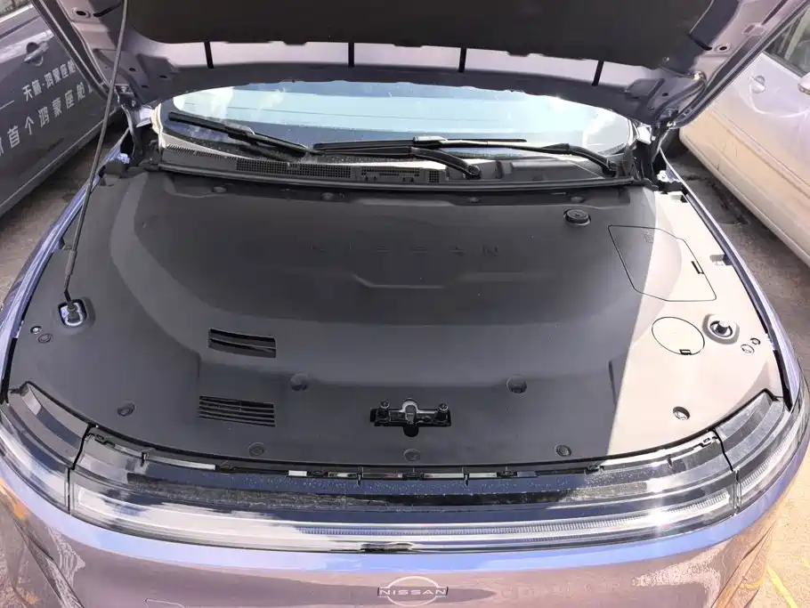 Nissan N6 2025 2025 Mid Configuration