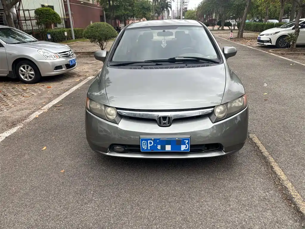 Фото 2 - Honda Civic