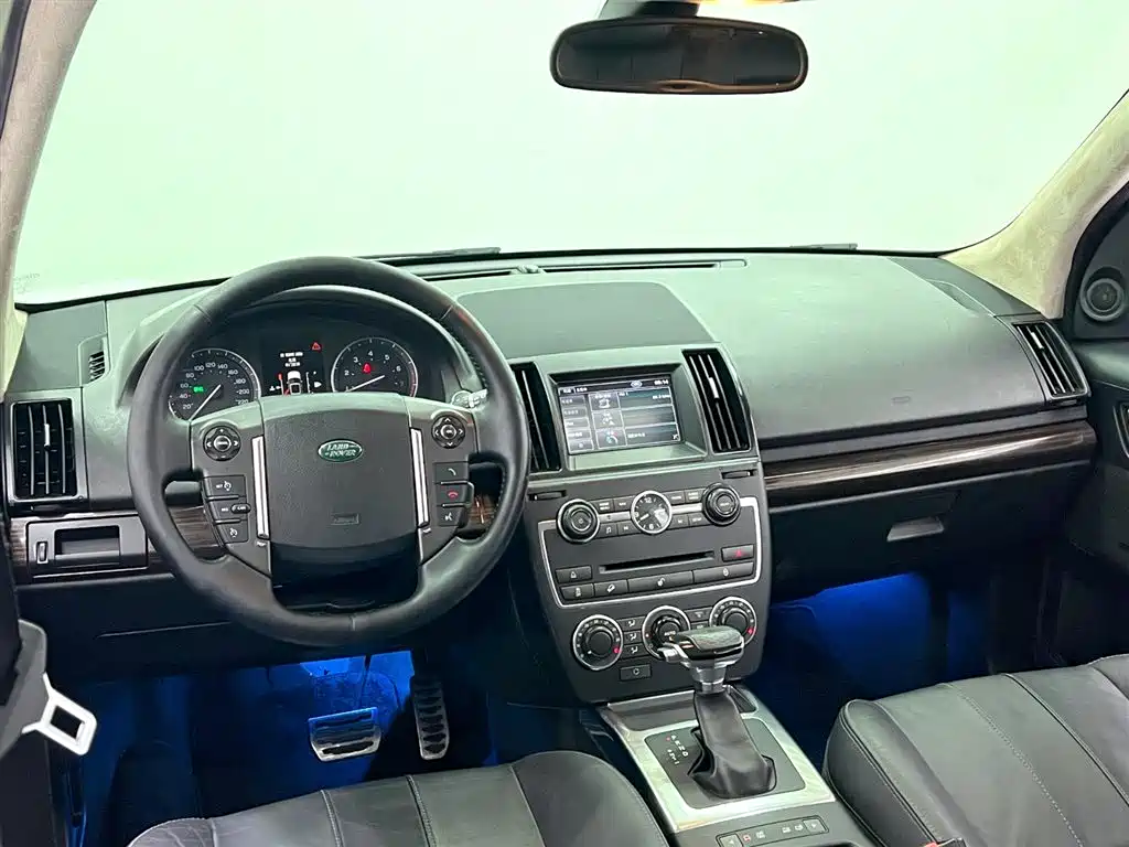 Land Rover Freelander 2 2013 2.0T Si4 SE Petrol Version фото 16