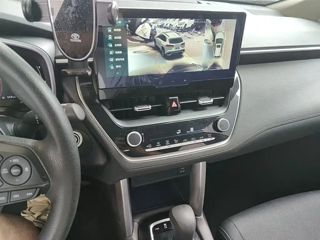 Toyota Frontlander 2024 2.0L CVT Luxury Edition фото 13