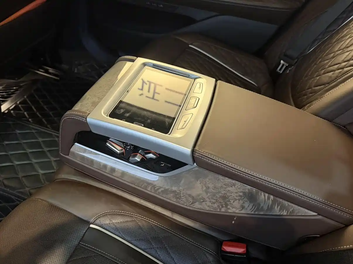 BMW 7 Series 2021 Model 740Li Leading Luxury Package фото 23