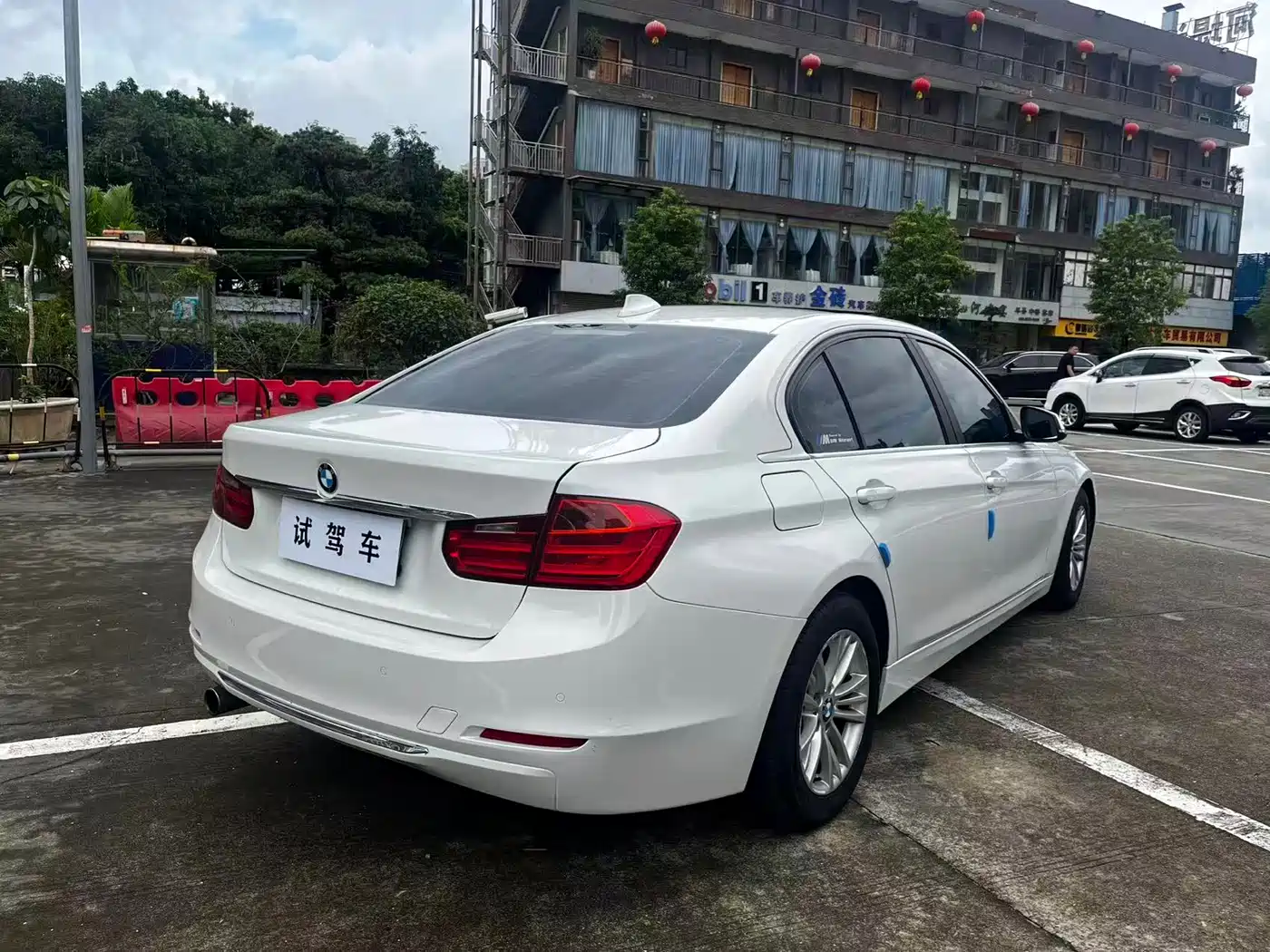 BMW 3 Series 2015 320Li Fashion фото 13