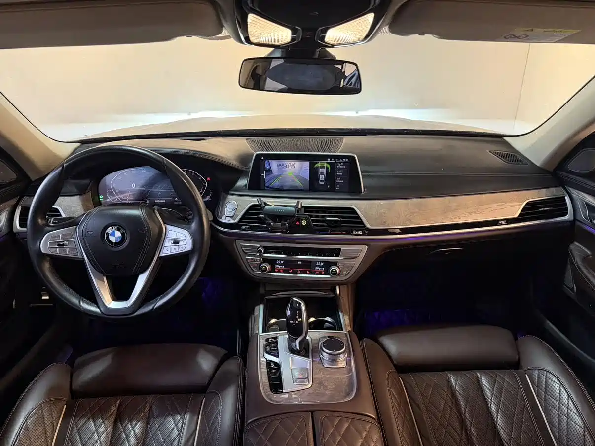 BMW 7 Series 2021 Model 740Li Leading Luxury Package фото 9