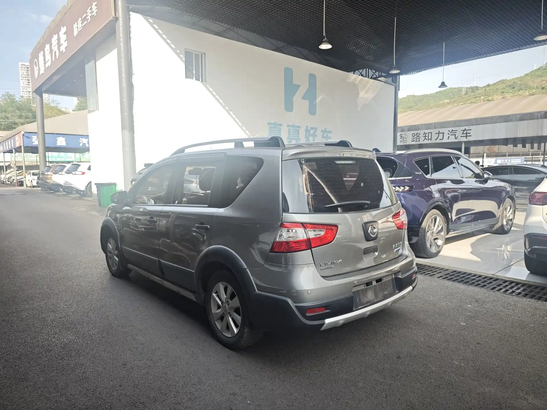 صورة 6 - Nissan Livina