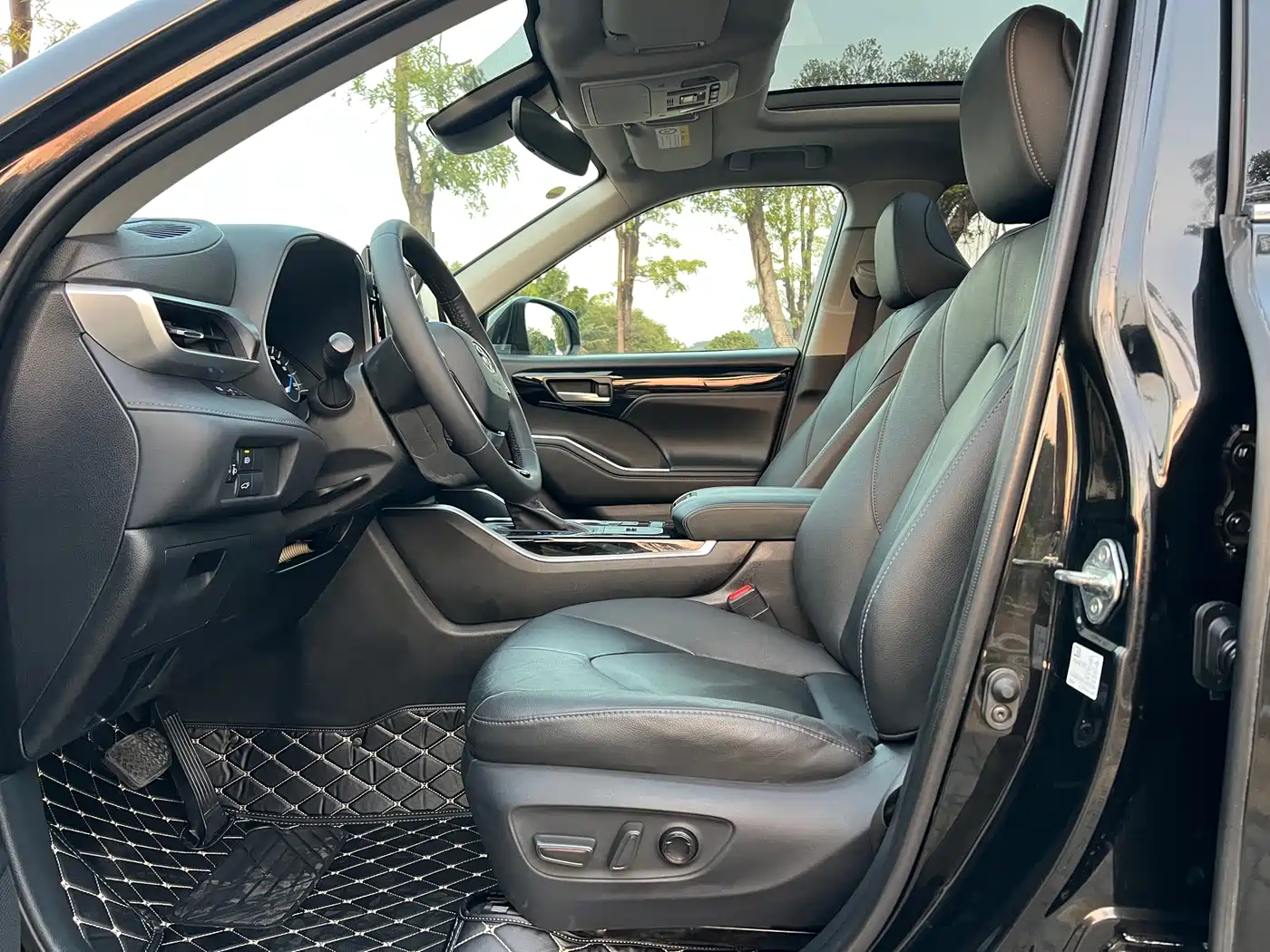 Toyota Highlander 2022 Dual Engine 2.5L 2WD Premium 7-Seater фото 10