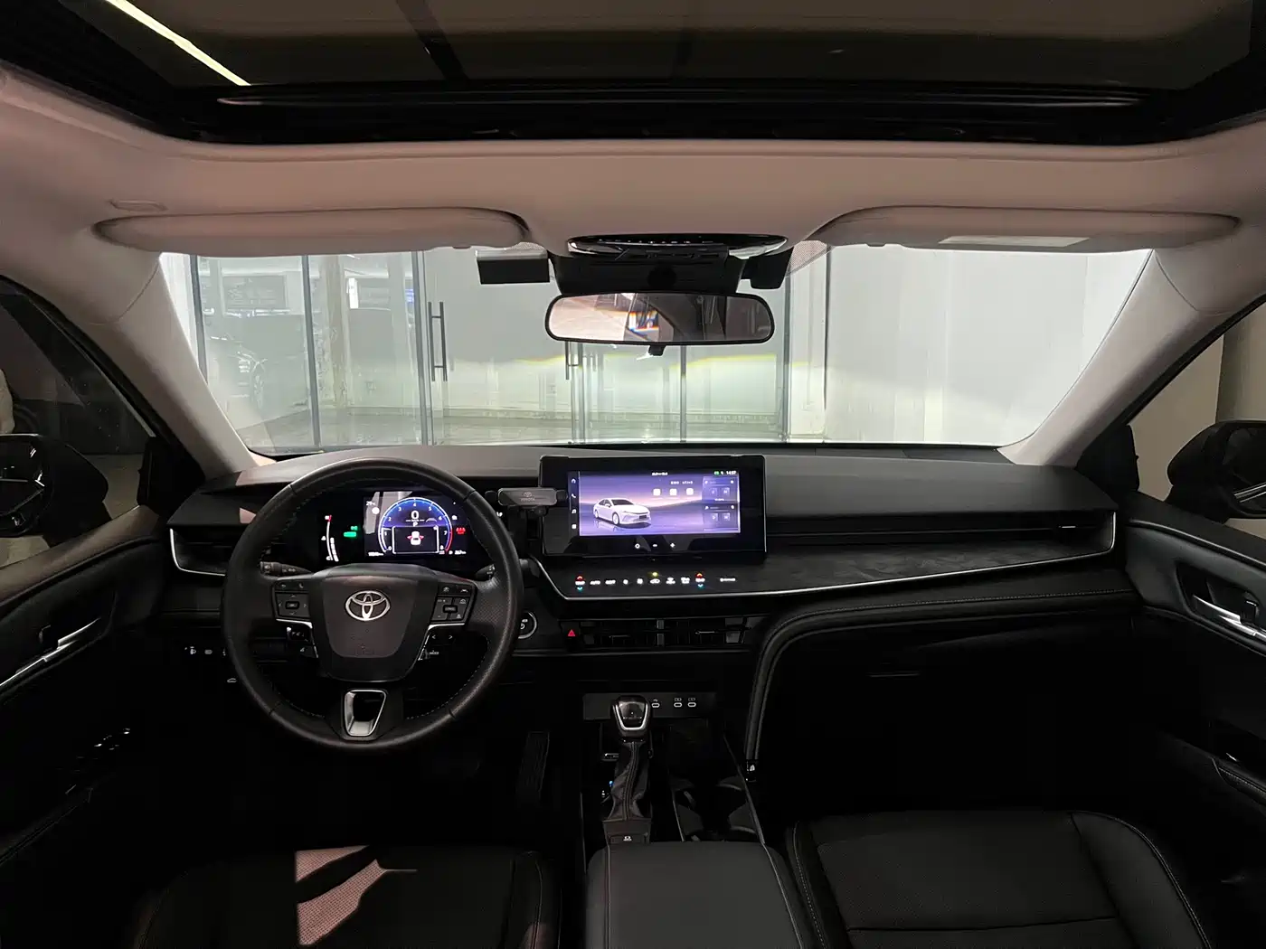 Toyota Camry 2024 2.0GVP Luxury Edition фото 12