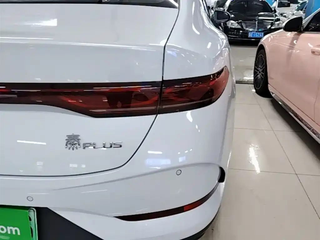 BYD Qin PLUS 2025 DM-i Smart Drive 55KM Leader фото 8