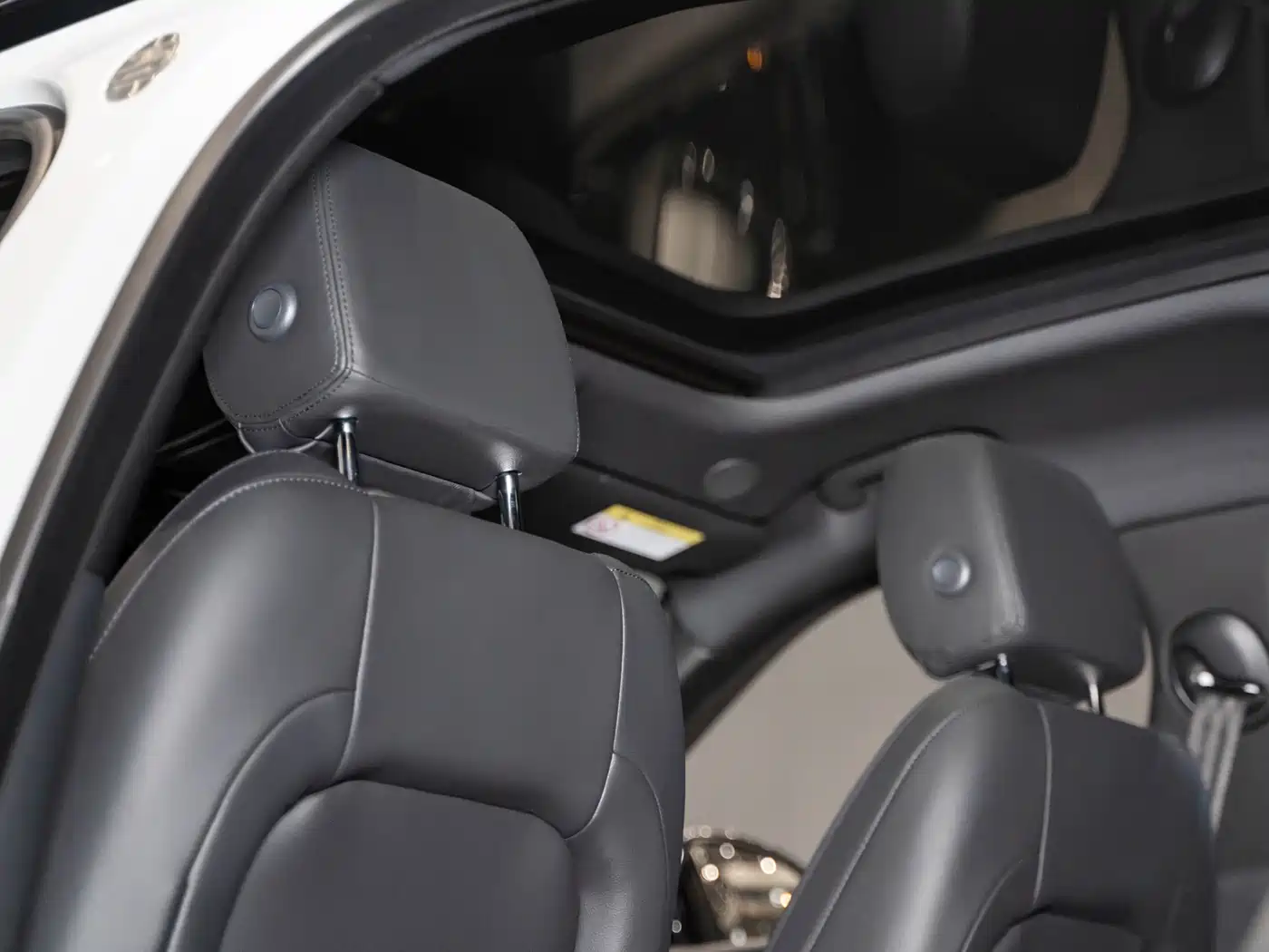 Land Rover Range Rover Velar 2024 Dynamic SE фото 20