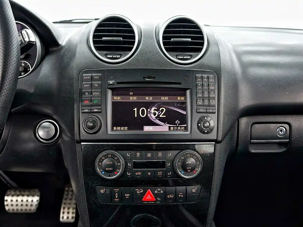 Mercedes-Benz M-Class AMG 2011 AMG ML 63 фото 13