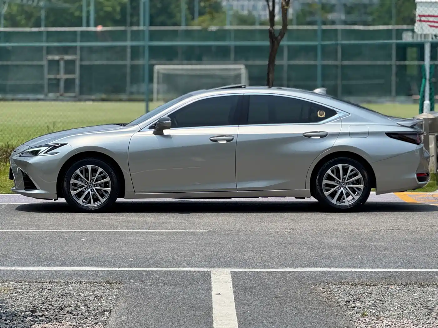 Lexus ES 2025 2025 300h Ultimate Edition