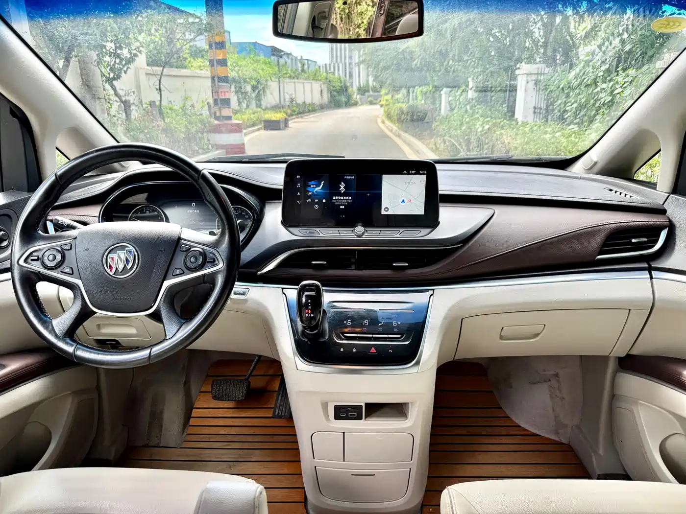Фото 14 - Buick GL8