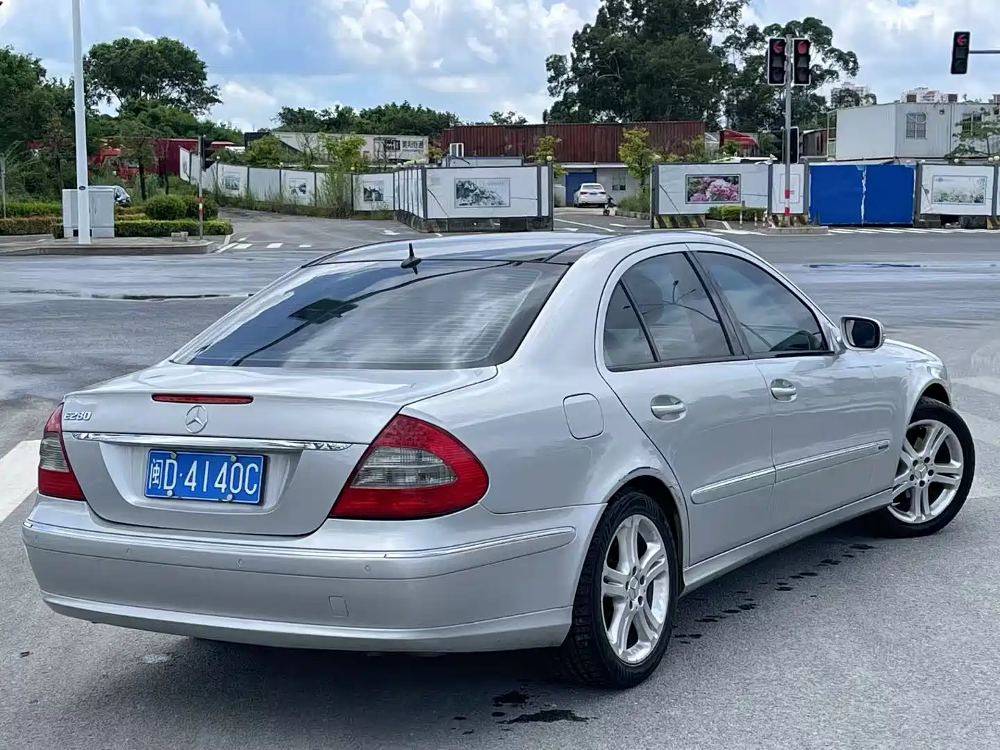 صورة 3 - Mercedes-Benz E-Class