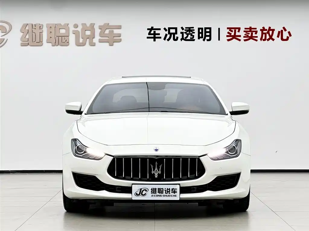 Photo 2 - Maserati Ghibli