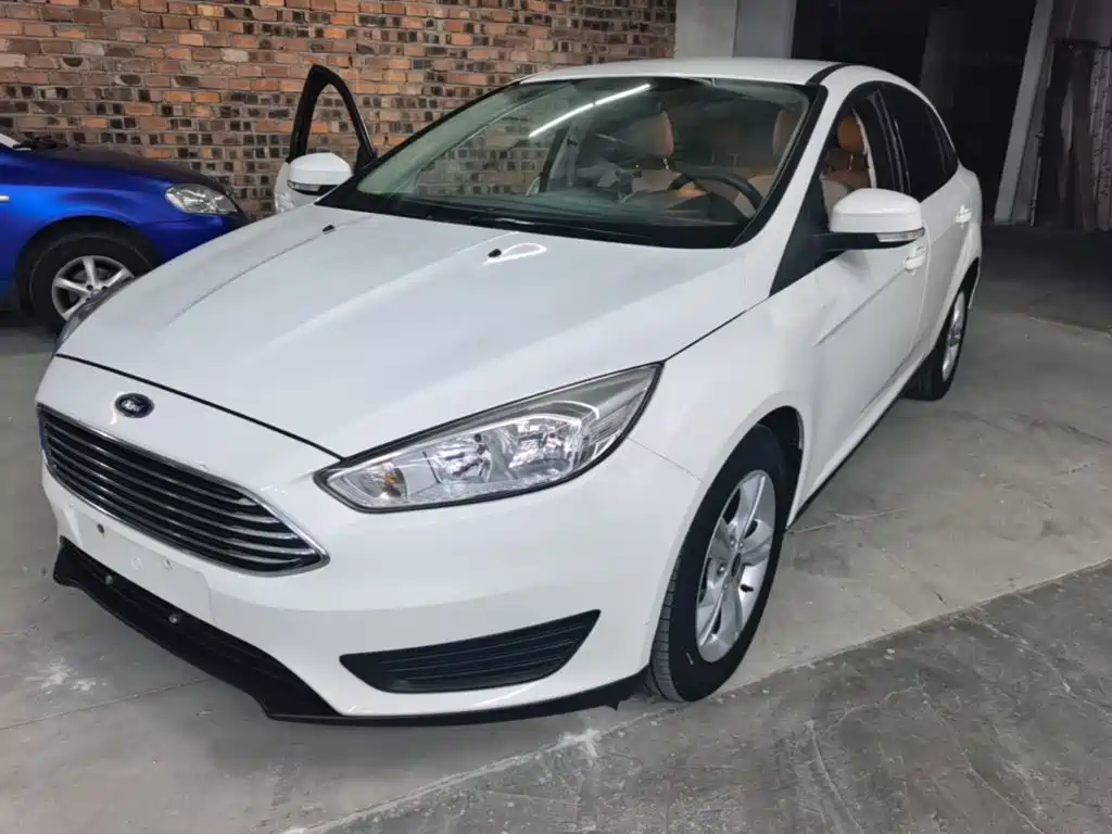 Photo 2 - Ford Focus