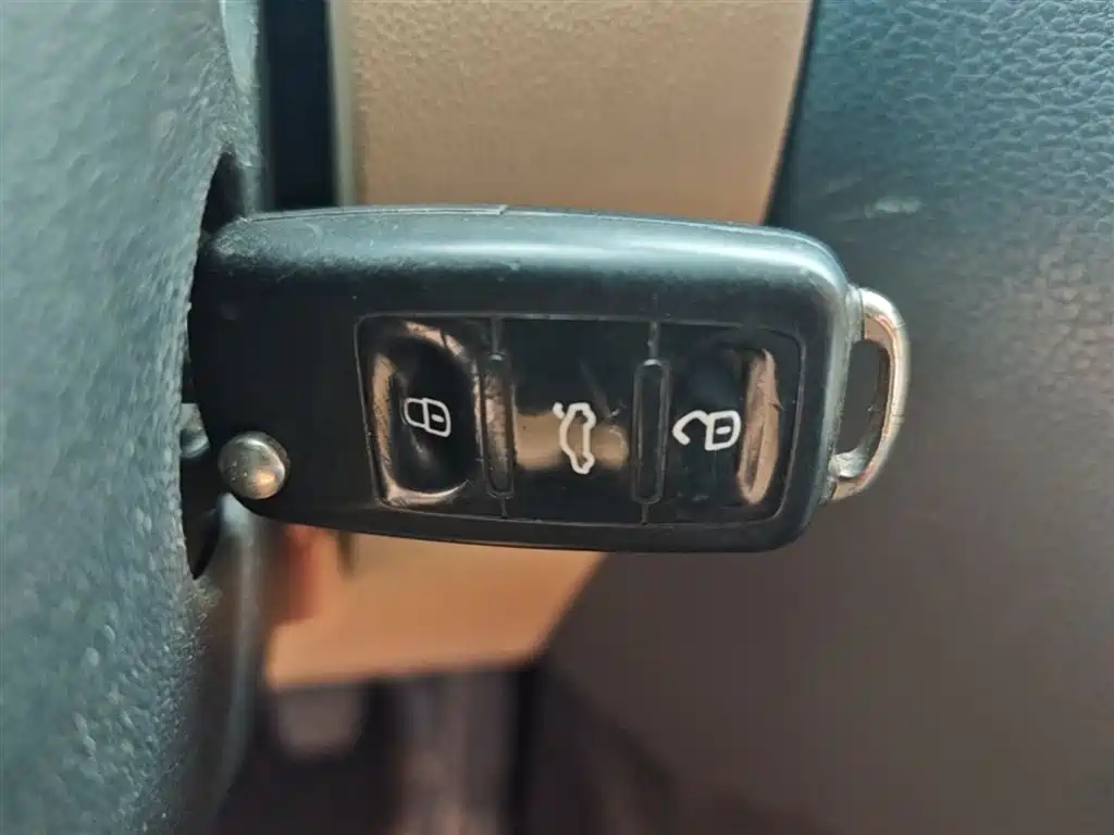 Volkswagen Sagitar 2015 1.6L Manual Comfort фото 9