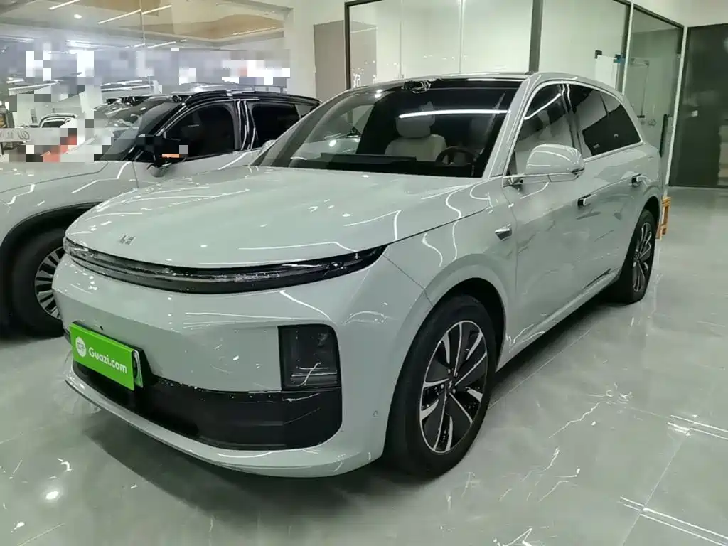 Li Auto L6 2025