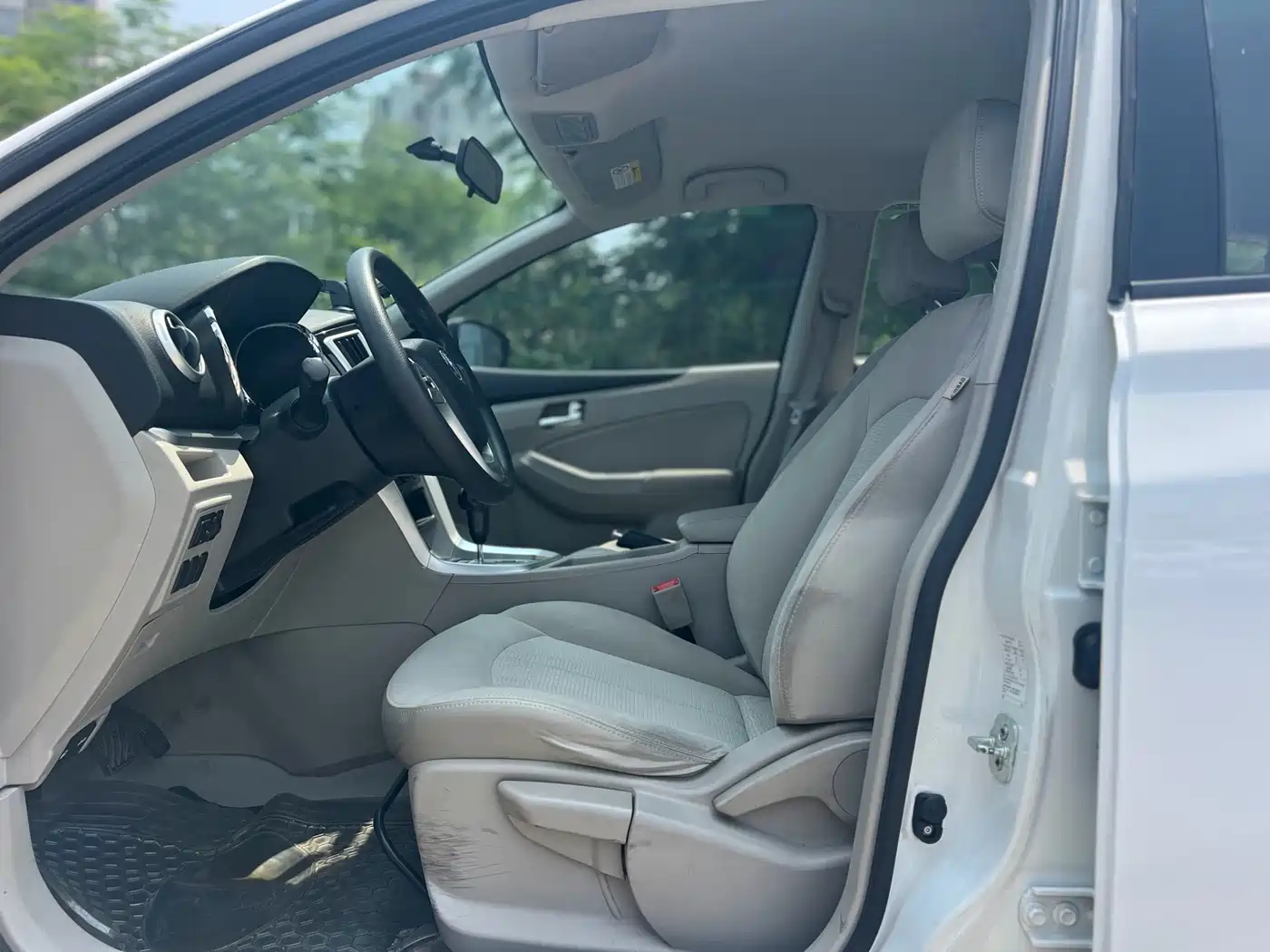 Venucia T70 2015 2015 2.0L CVT Ruixing Edition