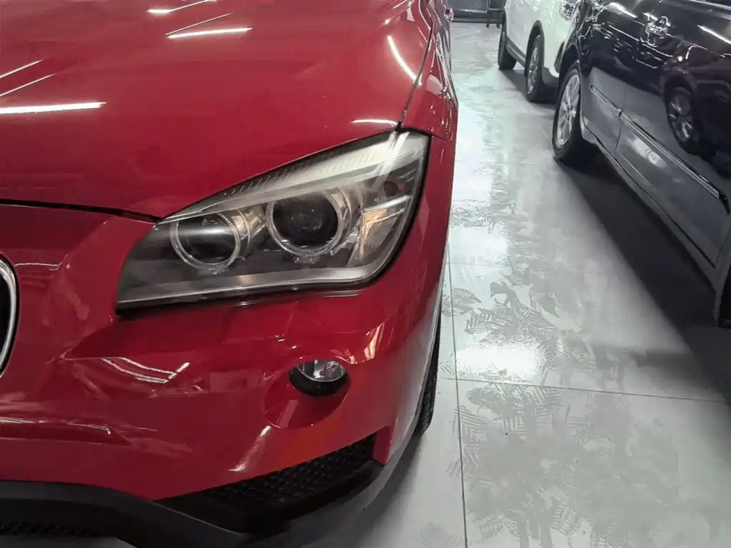 BMW X1 2013 sDrive18i Leading фото 24