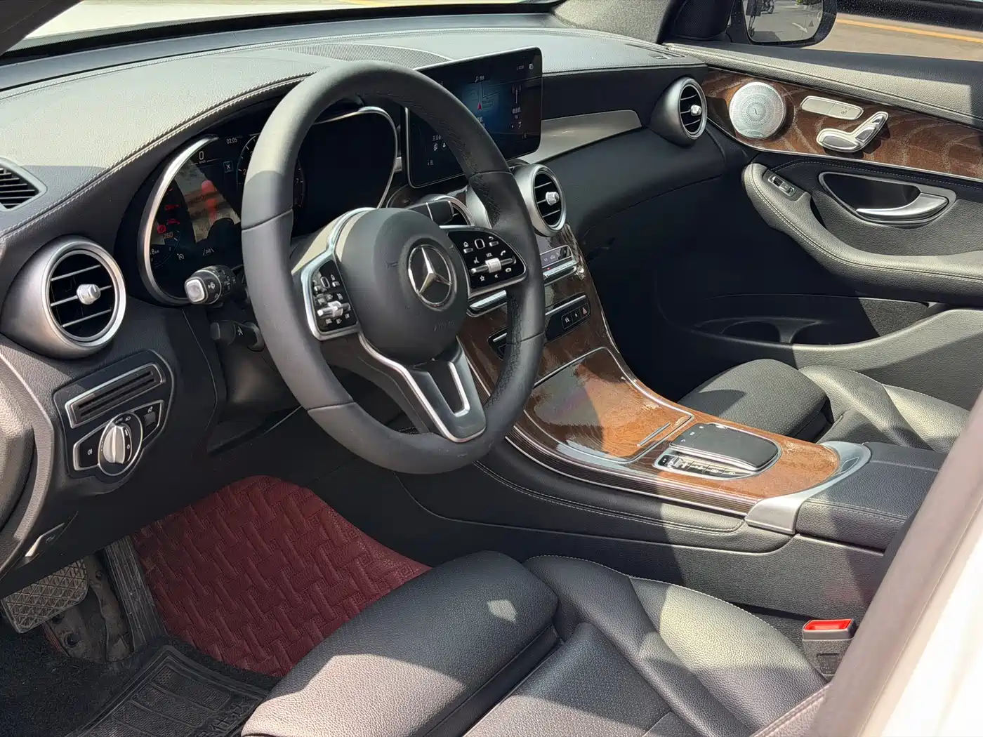 Mercedes-Benz GLC 2020 Facelift GLC 300 L 4MATIC Dynamic фото 10
