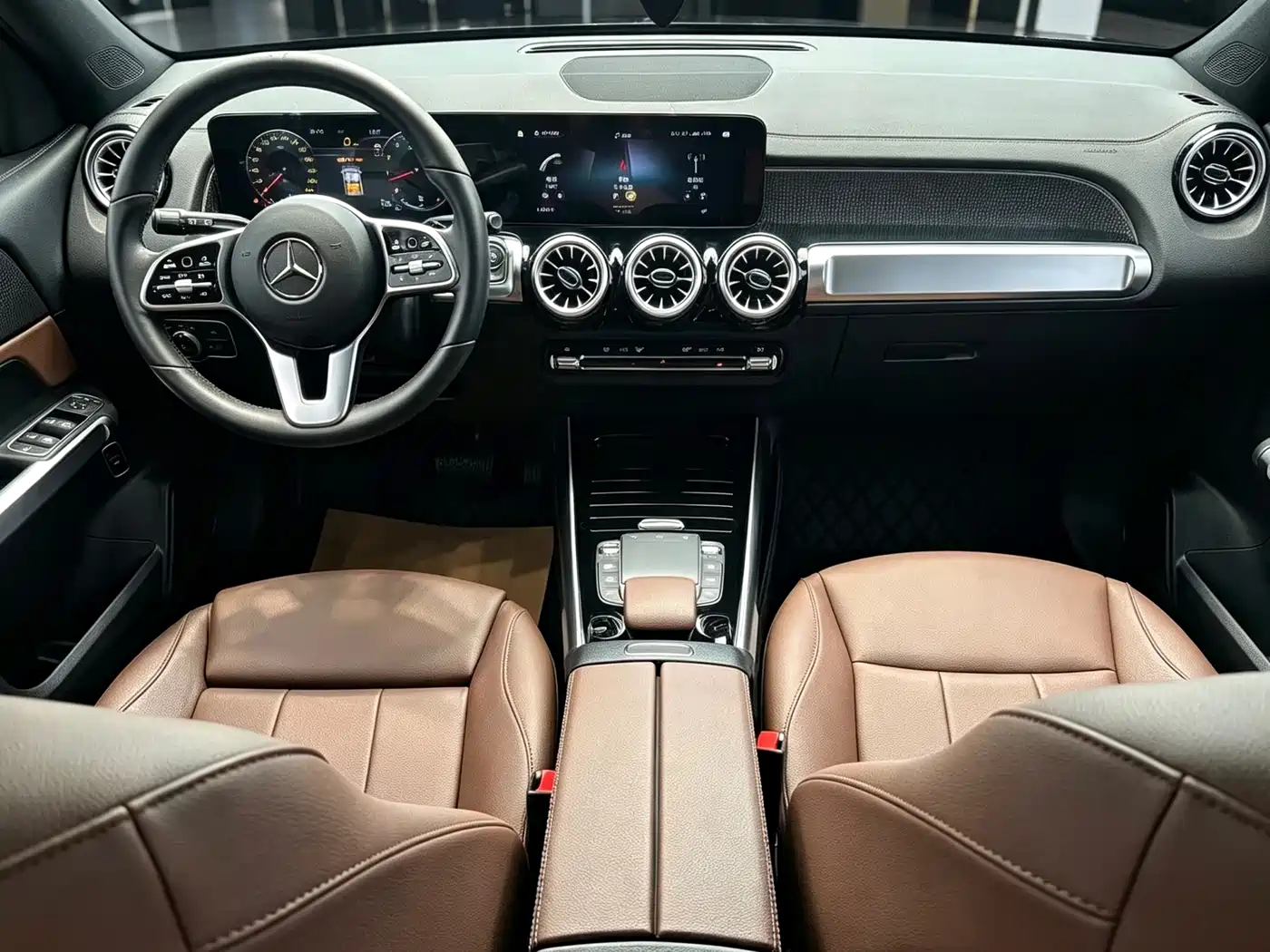 Фото 8 - Mercedes-Benz GLB