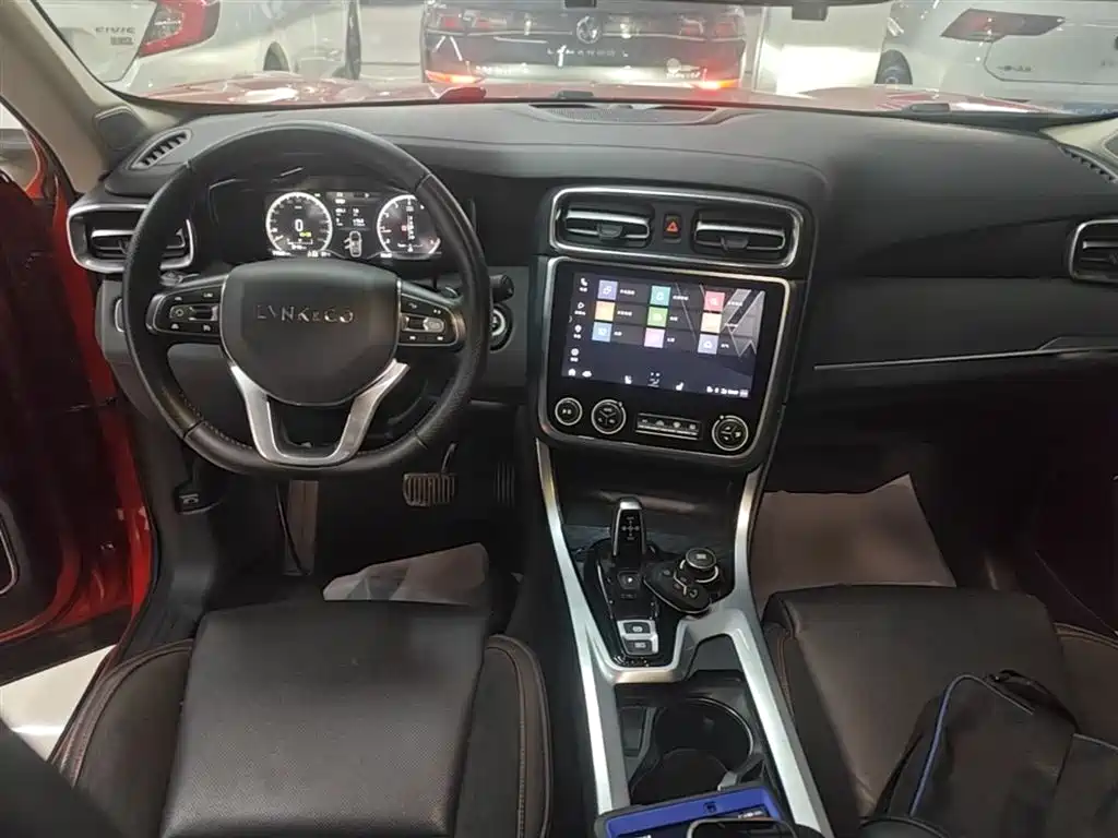 Lynk & Co 01 2019 2.0T AWD Pro Edition China V фото 10
