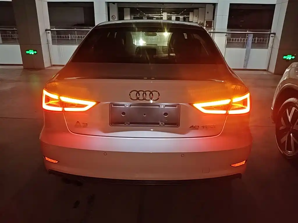 Audi A3 (Import) 2014 Limousine 40 TFSI S line Comfort фото 6