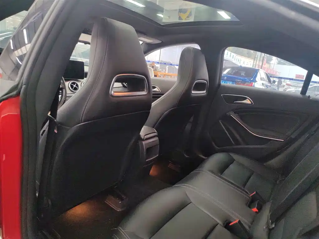 Mercedes-Benz CLA (Import) 2018 CLA 200 Dynamic Edition фото 18
