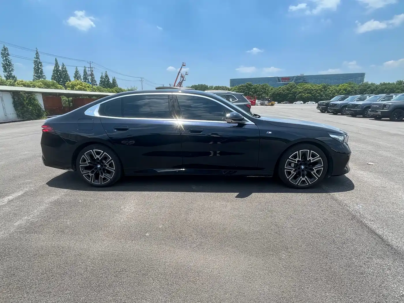 BMW 5 Series 2025 530Li Premium M Sport Package фото 7